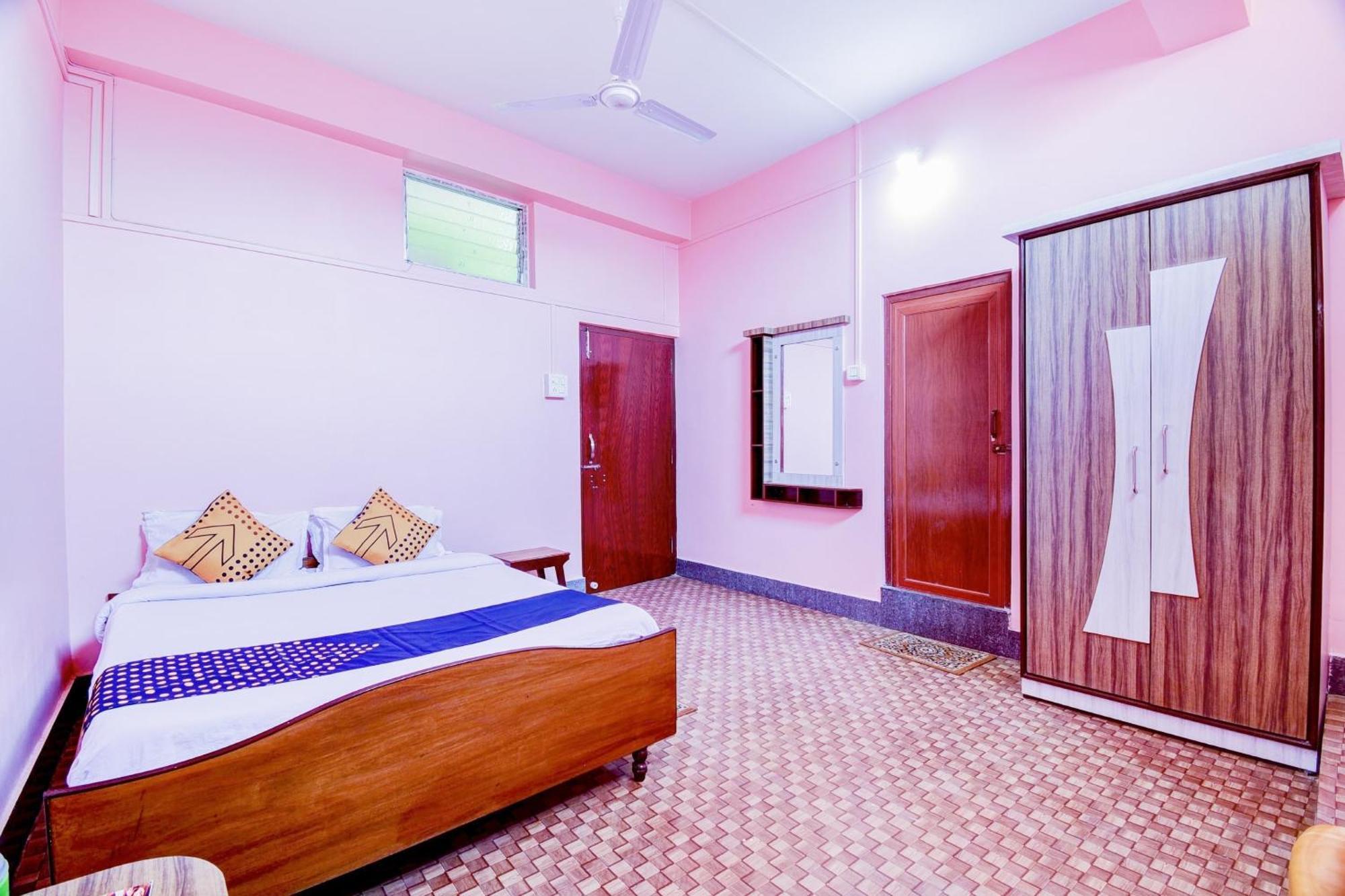 SPOT ON 80075 Hotel Nandini Dibrugarh Buitenkant foto